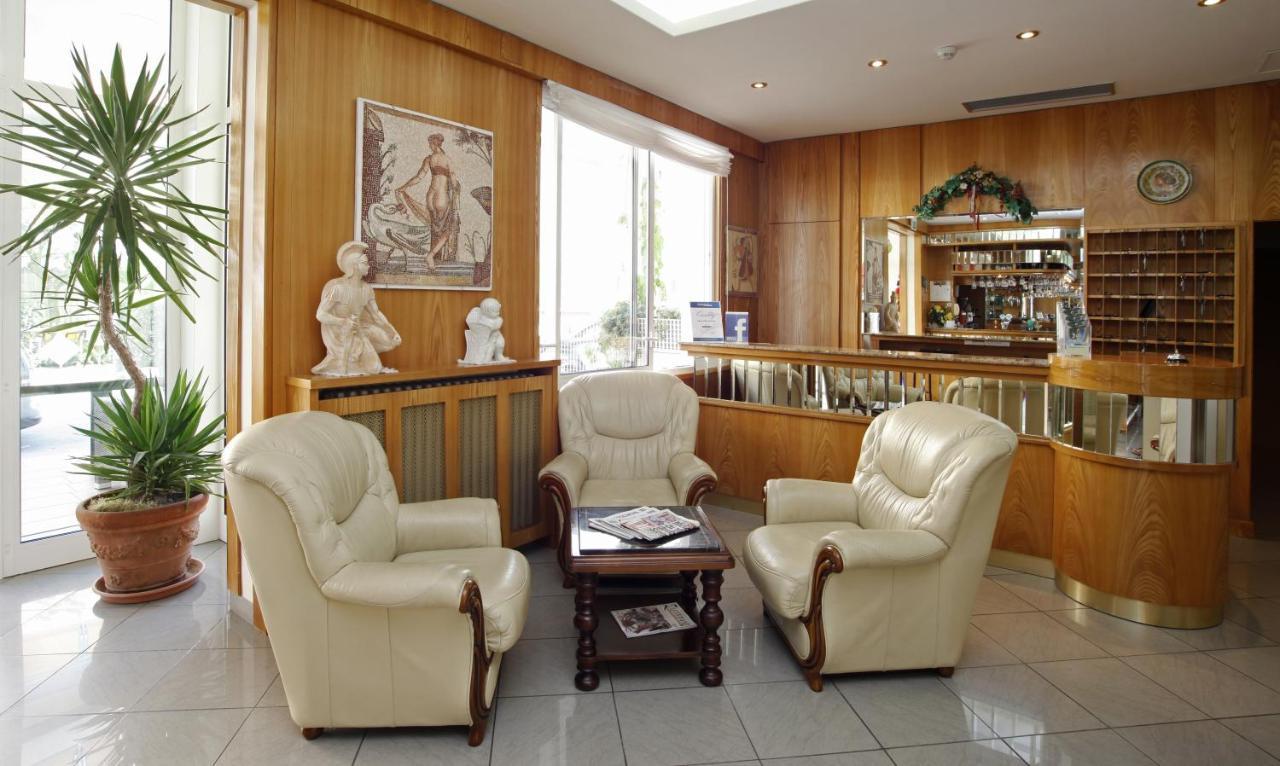 Hotel Villa Dei Fiori - Sul Mare Con Piscina Viserbella di Rimini Eksteriør billede