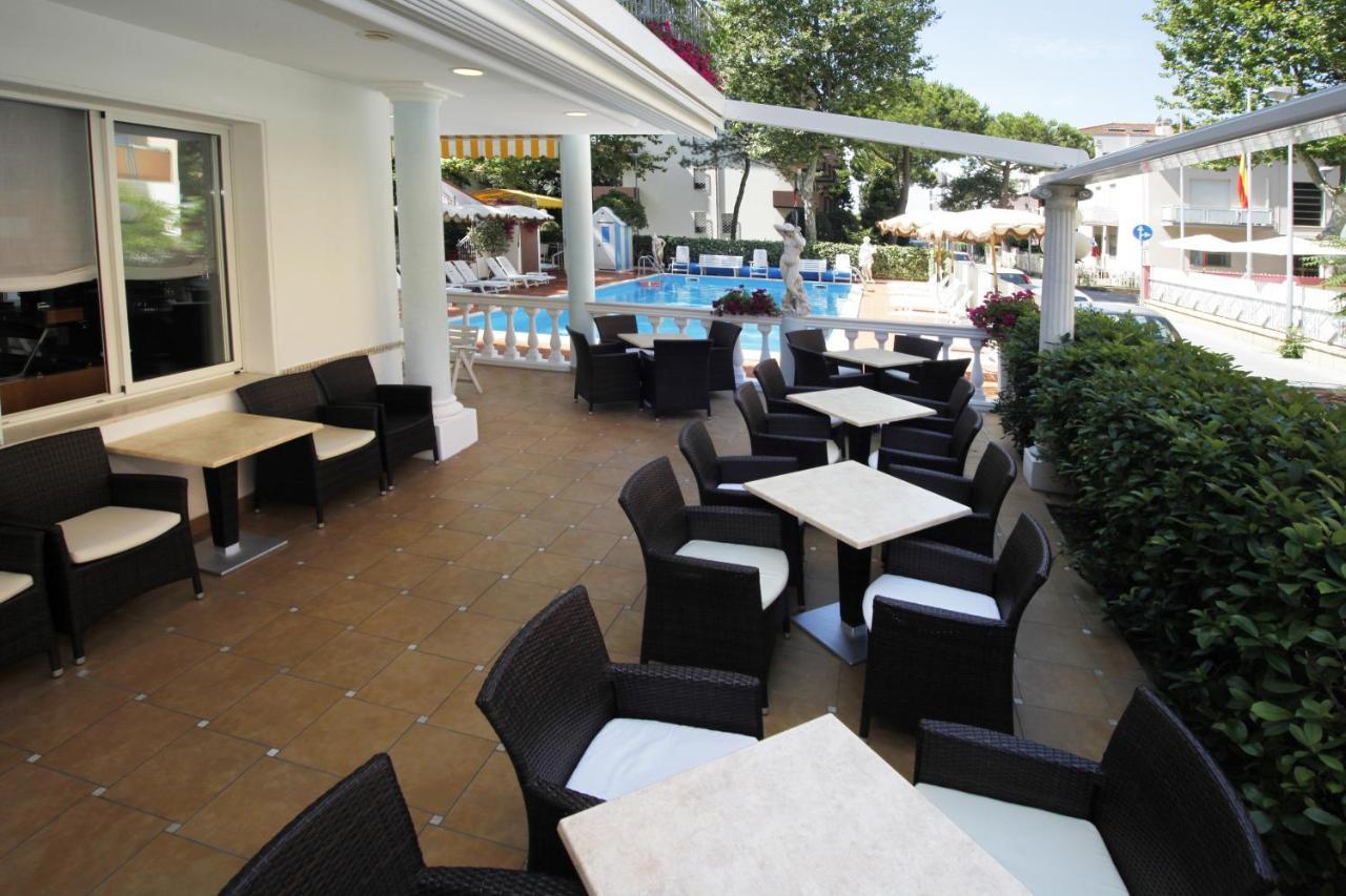 Hotel Villa Dei Fiori - Sul Mare Con Piscina Viserbella di Rimini Eksteriør billede