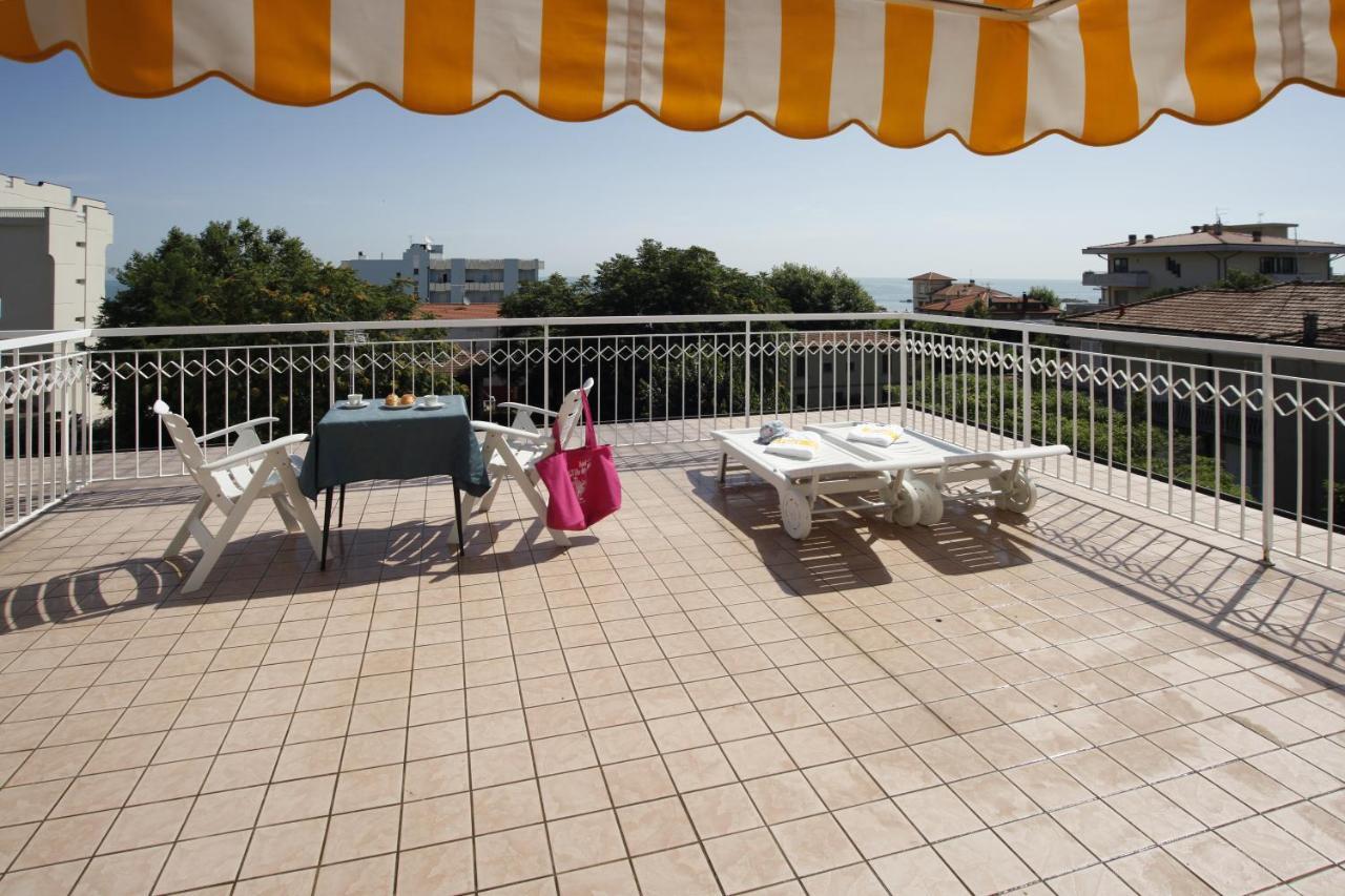 Hotel Villa Dei Fiori - Sul Mare Con Piscina Viserbella di Rimini Eksteriør billede