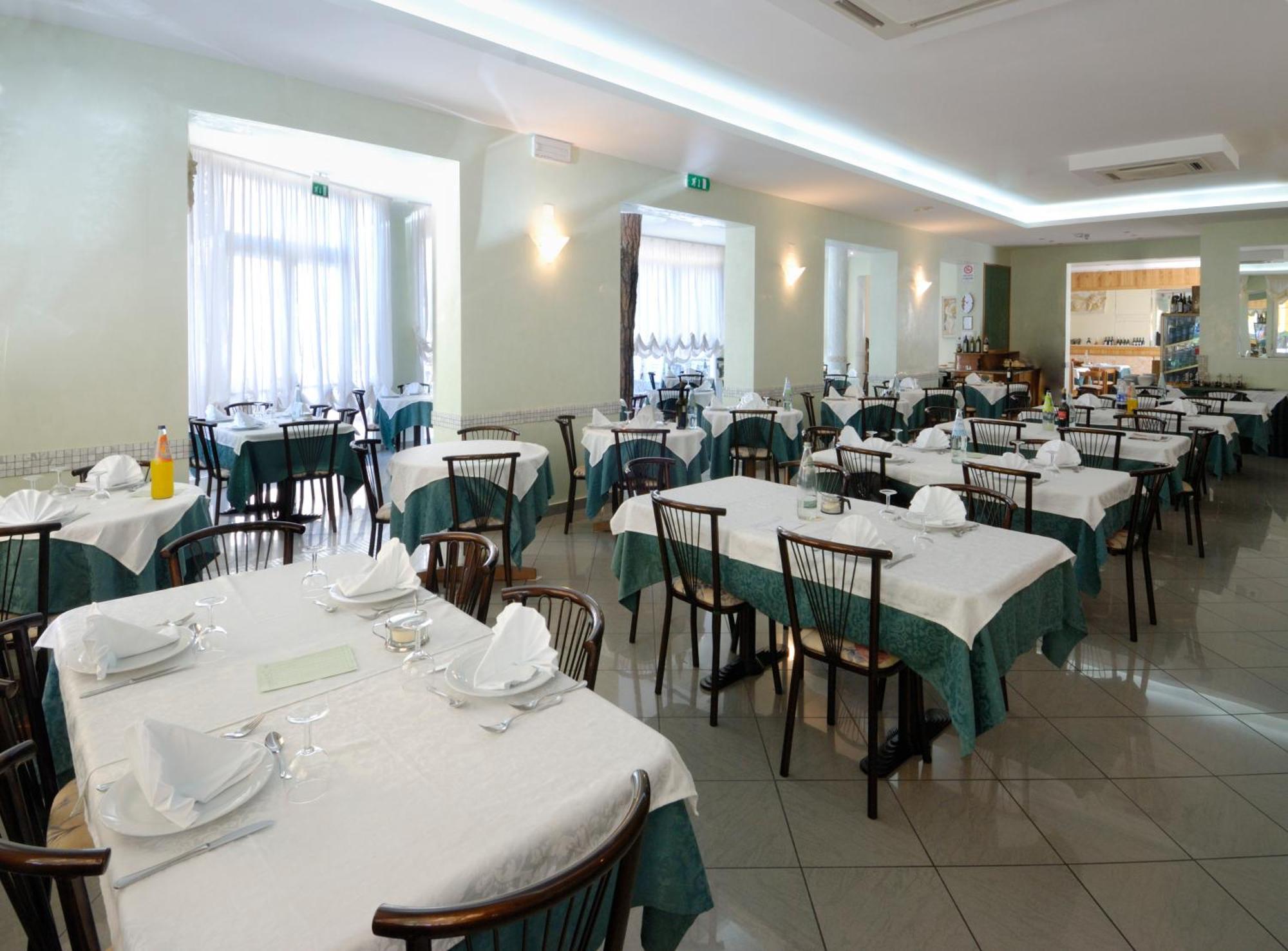 Hotel Villa Dei Fiori - Sul Mare Con Piscina Viserbella di Rimini Eksteriør billede