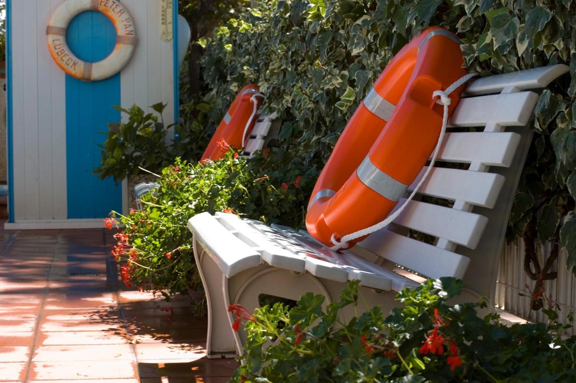 Hotel Villa Dei Fiori - Sul Mare Con Piscina Viserbella di Rimini Eksteriør billede