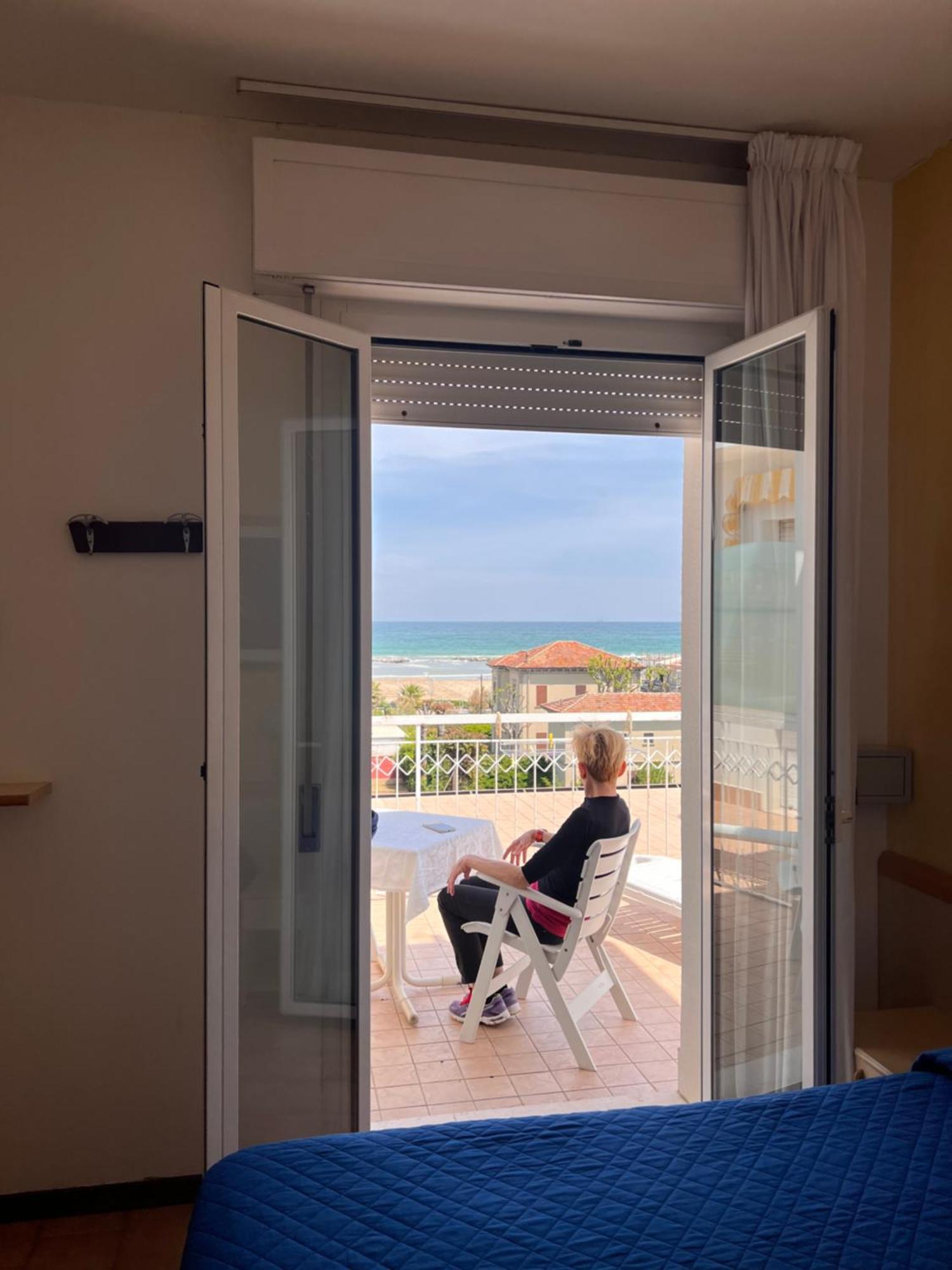 Hotel Villa Dei Fiori - Sul Mare Con Piscina Viserbella di Rimini Eksteriør billede