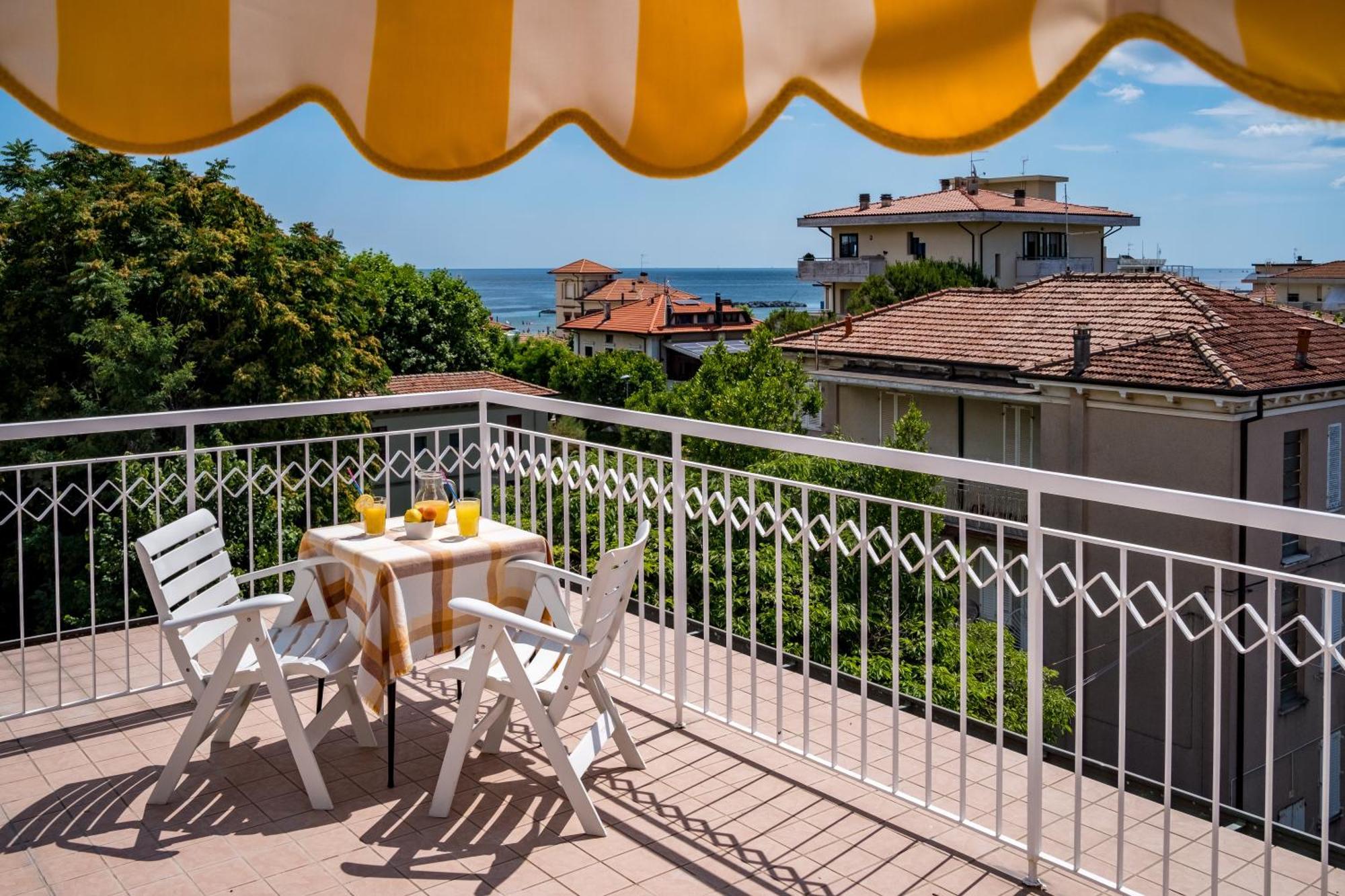 Hotel Villa Dei Fiori - Sul Mare Con Piscina Viserbella di Rimini Eksteriør billede